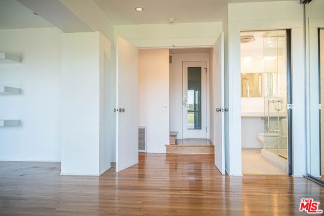 8895 Appian Way, Los Angeles, CA 90046