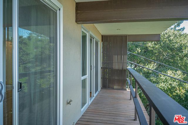 8895 Appian Way, Los Angeles, CA 90046