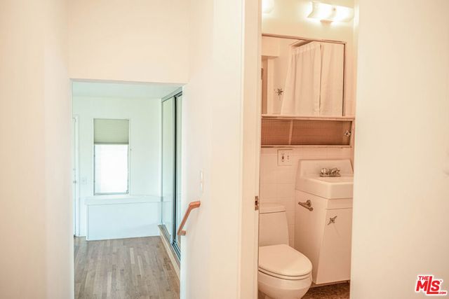 8895 Appian Way, Los Angeles, CA 90046