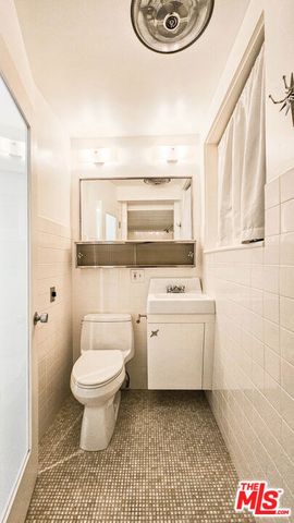 8895 Appian Way, Los Angeles, CA 90046