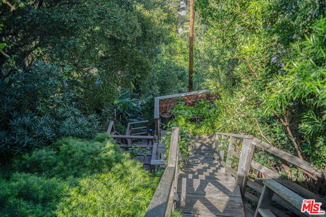 8895 Appian Way, Los Angeles, CA 90046