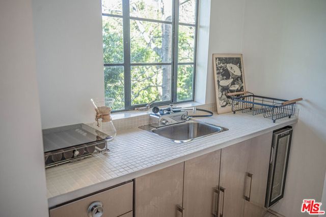 8895 Appian Way, Los Angeles, CA 90046