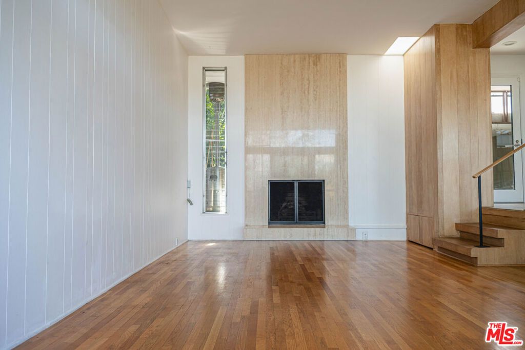 8895 Appian Way, Los Angeles, CA 90046