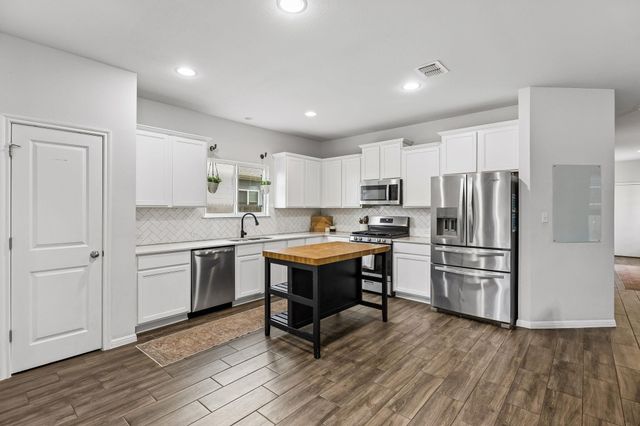 2851 Brand Iron DR, San Marcos, TX 78666