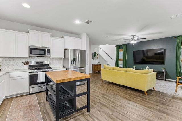 2851 Brand Iron DR, San Marcos, TX 78666