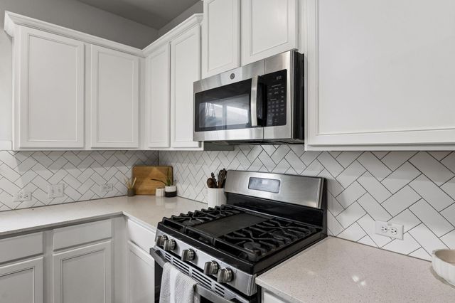 2851 Brand Iron DR, San Marcos, TX 78666