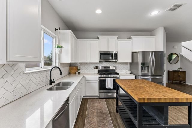 2851 Brand Iron DR, San Marcos, TX 78666