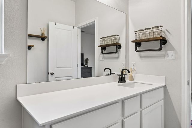 2851 Brand Iron DR, San Marcos, TX 78666