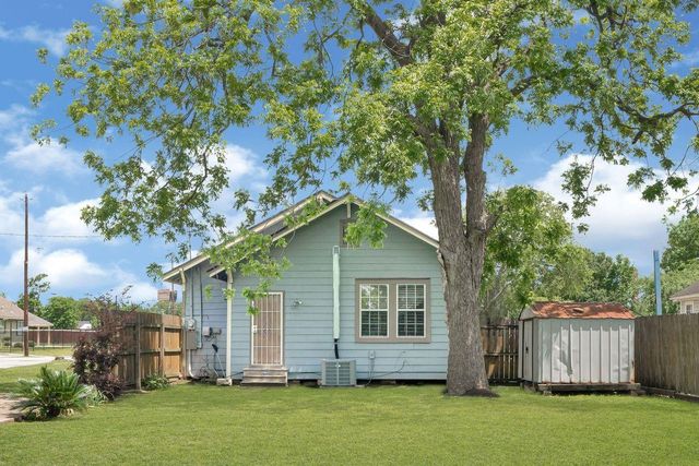 4102 Erie Street, Houston, TX 77087