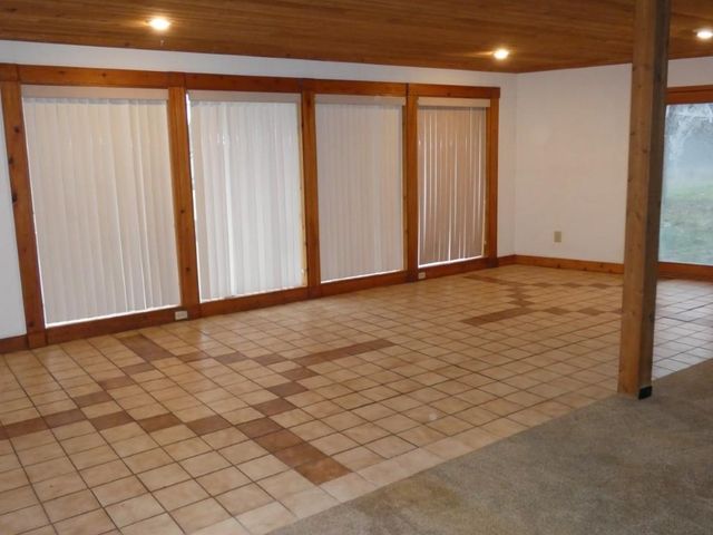 15709 S Cheney Spokane Rd, Cheney, WA 99004