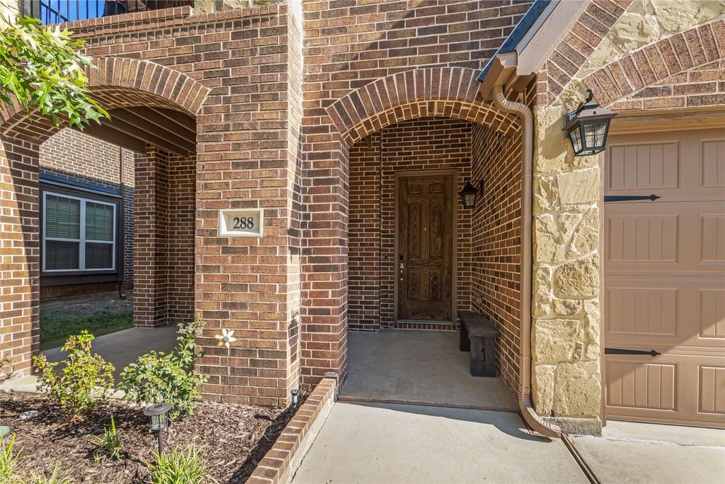 288 Hilltop Drive, Justin, TX 76247 — photo 5