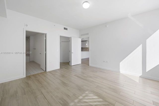 999 SW 1st Ave 2911, Miami, FL 33130