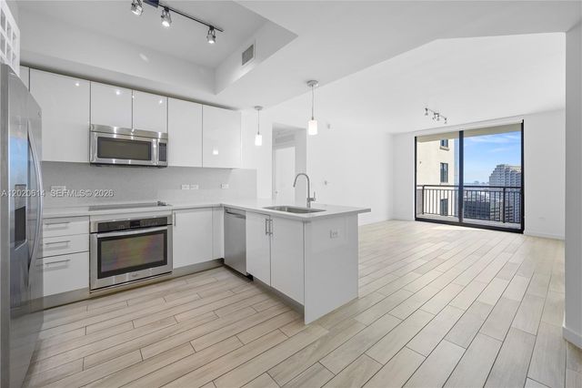 999 SW 1st Ave 2911, Miami, FL 33130