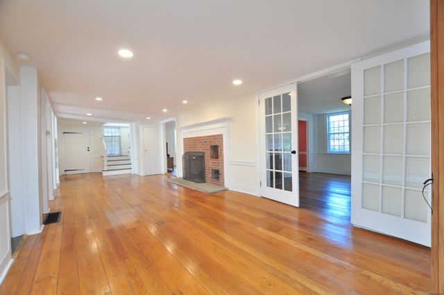 11 West Chestnut Hill Road, Litchfield, CT 06759