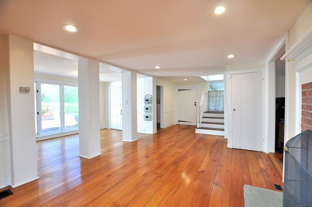 11 West Chestnut Hill Road, Litchfield, CT 06759