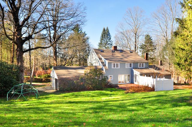 11 West Chestnut Hill Road, Litchfield, CT 06759