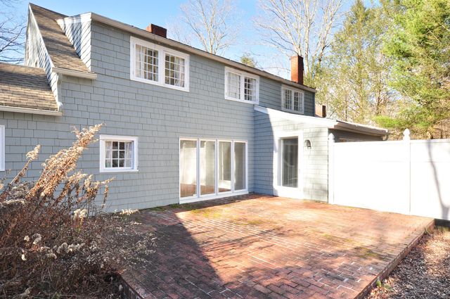 11 West Chestnut Hill Road, Litchfield, CT 06759