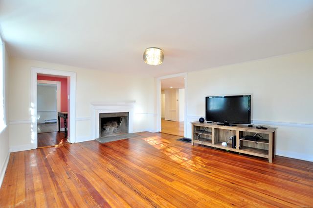 11 West Chestnut Hill Road, Litchfield, CT 06759