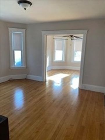 2 Meade 2, Worcester, MA 01610