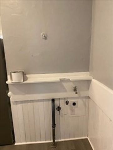 2 Meade 2, Worcester, MA 01610