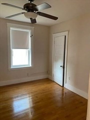 2 Meade 2, Worcester, MA 01610