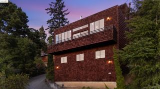 1840 Magellan Dr, Oakland, CA 94611