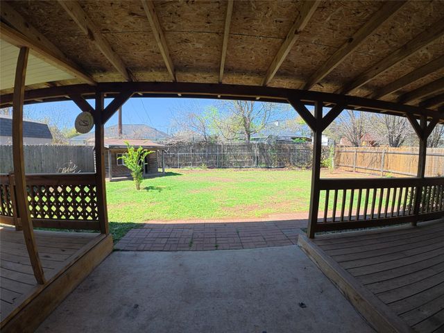 305 China CV, Elgin, TX 78621