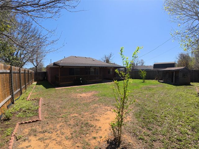 305 China CV, Elgin, TX 78621