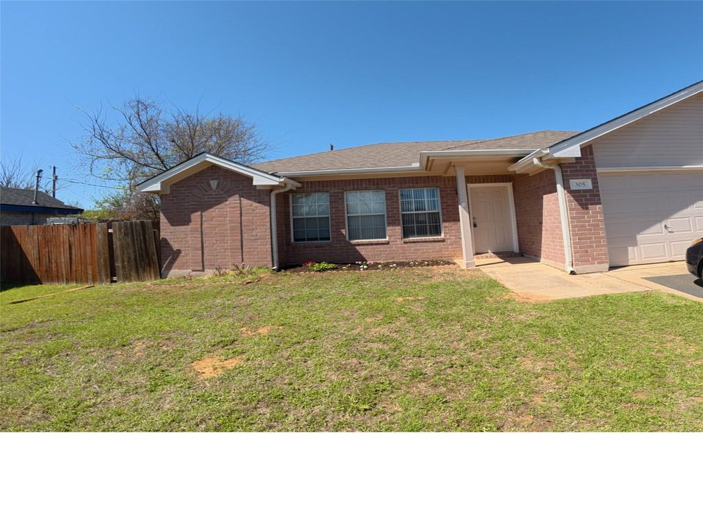 305 China CV, Elgin, TX 78621