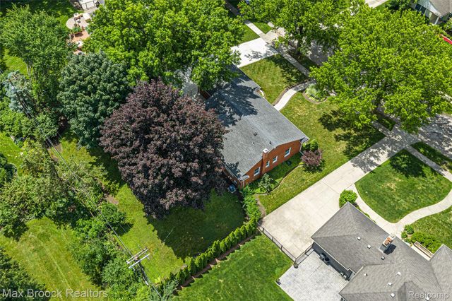 171 S Glengarry Road, Bloomfield Hills, MI 48301