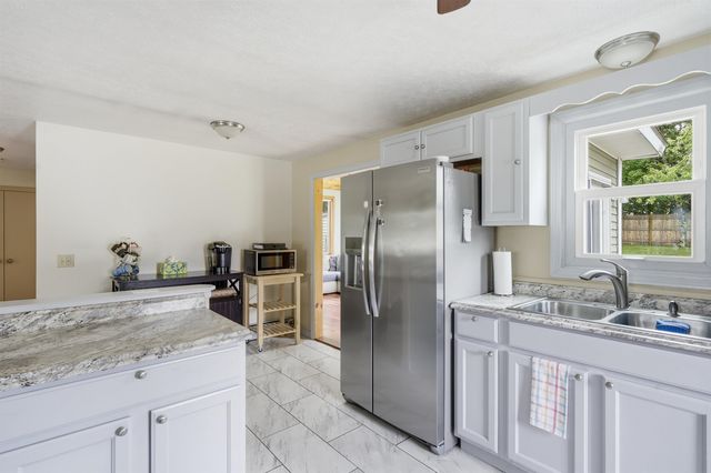 254 Greeley Street, Manchester, NH 03102