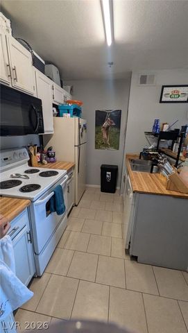 1381 East University Avenue 106, Las Vegas, NV 89119