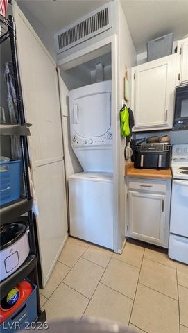 1381 East University Avenue 106, Las Vegas, NV 89119