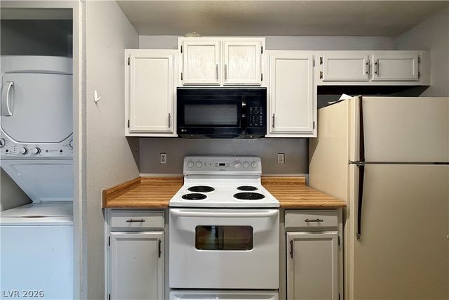 1381 East University Avenue 106, Las Vegas, NV 89119
