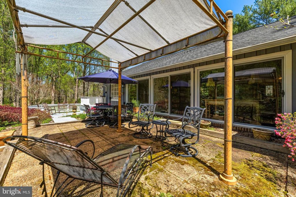 Image 102 of property listing at 13928 GREEN BRANCH DR, Phoenix, MD 21131