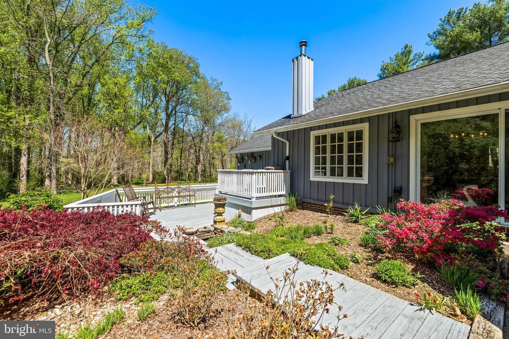 Image 105 of property listing at 13928 GREEN BRANCH DR, Phoenix, MD 21131