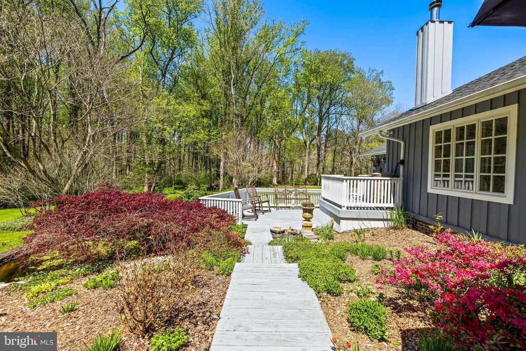 Image 106 of property listing at 13928 GREEN BRANCH DR, Phoenix, MD 21131