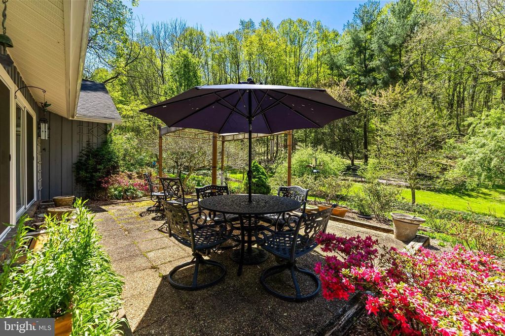 Image 107 of property listing at 13928 GREEN BRANCH DR, Phoenix, MD 21131