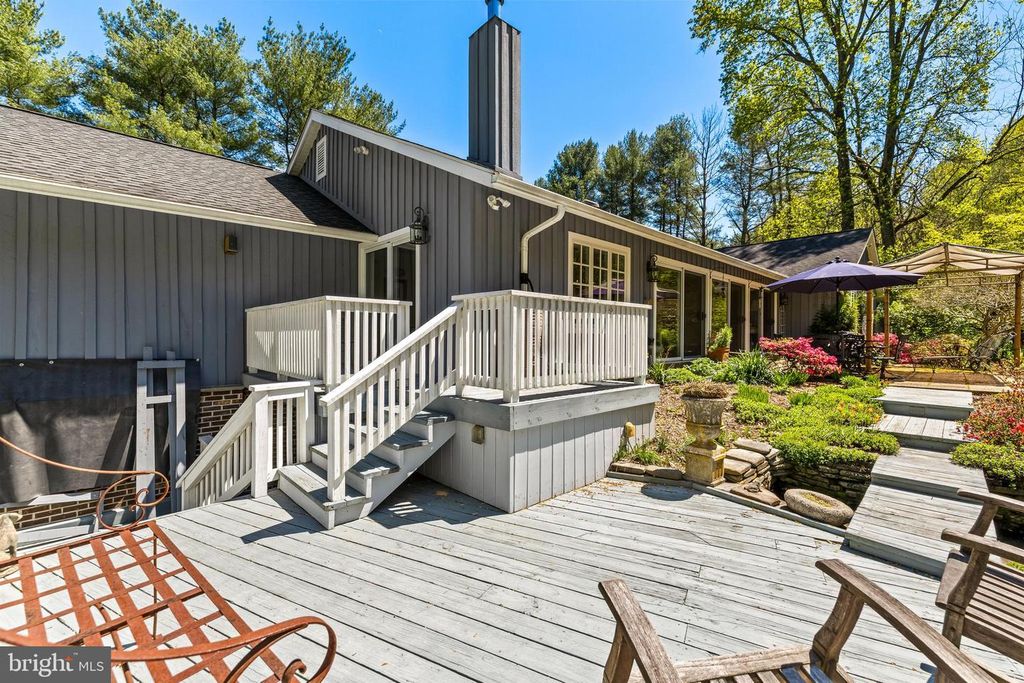 Image 110 of property listing at 13928 GREEN BRANCH DR, Phoenix, MD 21131