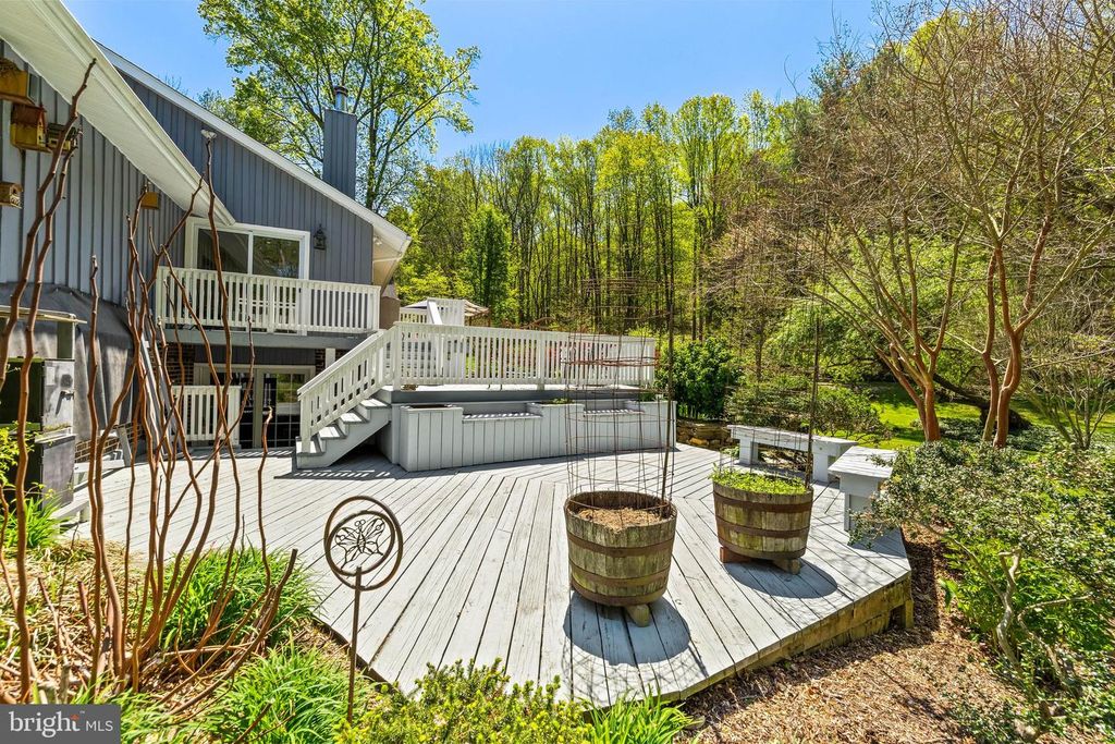 Image 114 of property listing at 13928 GREEN BRANCH DR, Phoenix, MD 21131