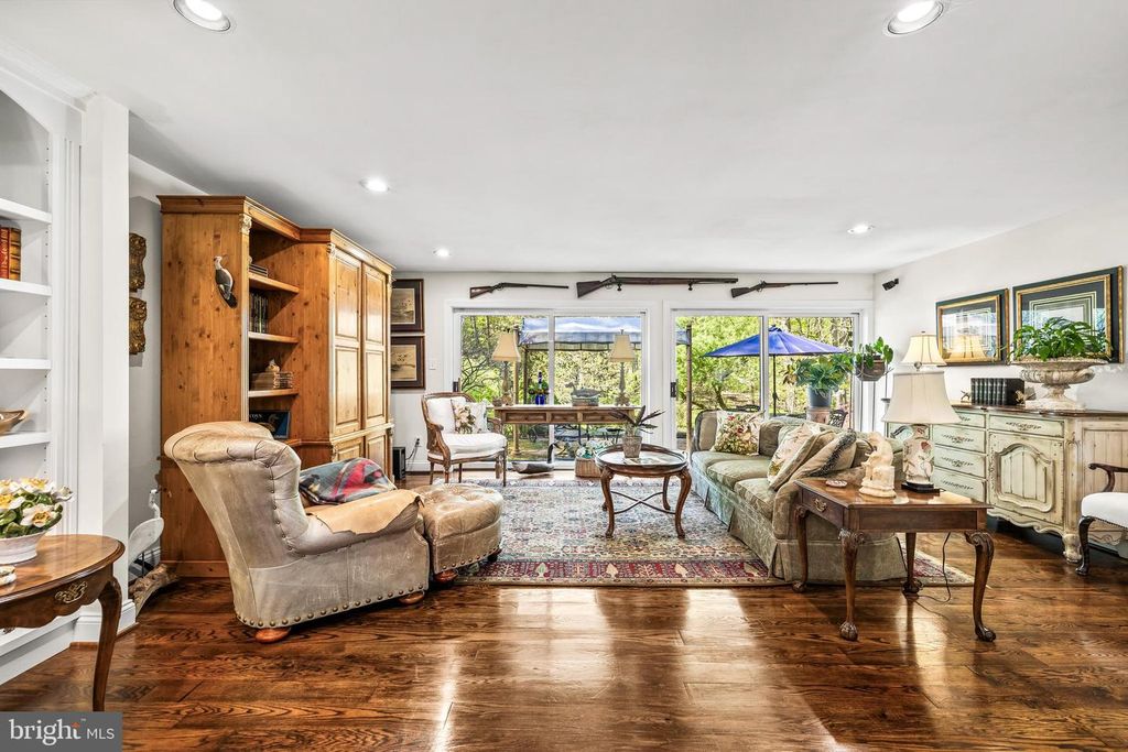 Image 12 of property listing at 13928 GREEN BRANCH DR, Phoenix, MD 21131