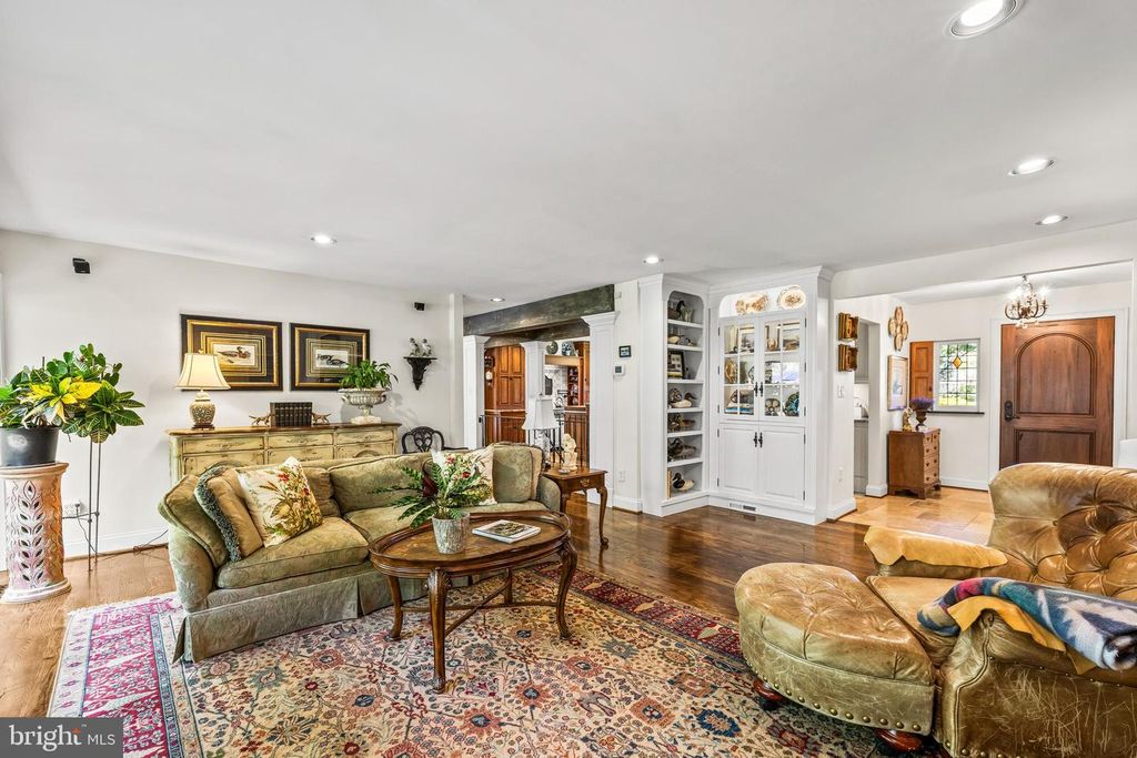 Image 16 of property listing at 13928 GREEN BRANCH DR, Phoenix, MD 21131