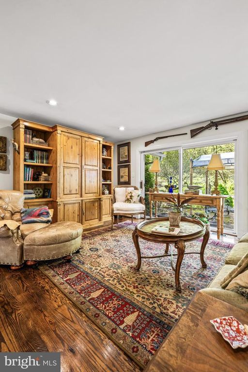 Image 17 of property listing at 13928 GREEN BRANCH DR, Phoenix, MD 21131