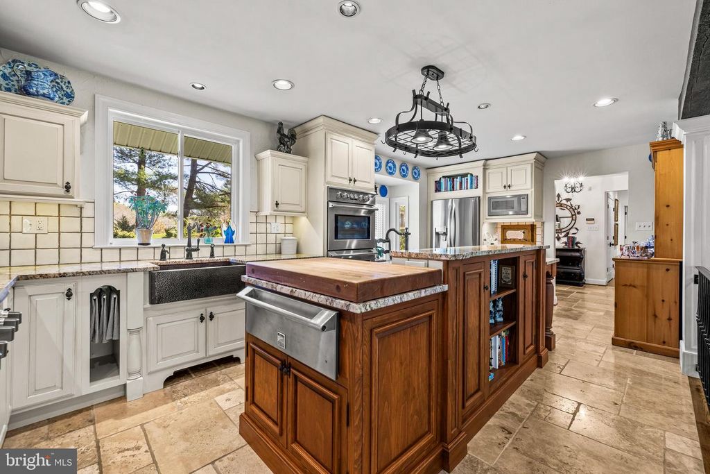 Image 26 of property listing at 13928 GREEN BRANCH DR, Phoenix, MD 21131