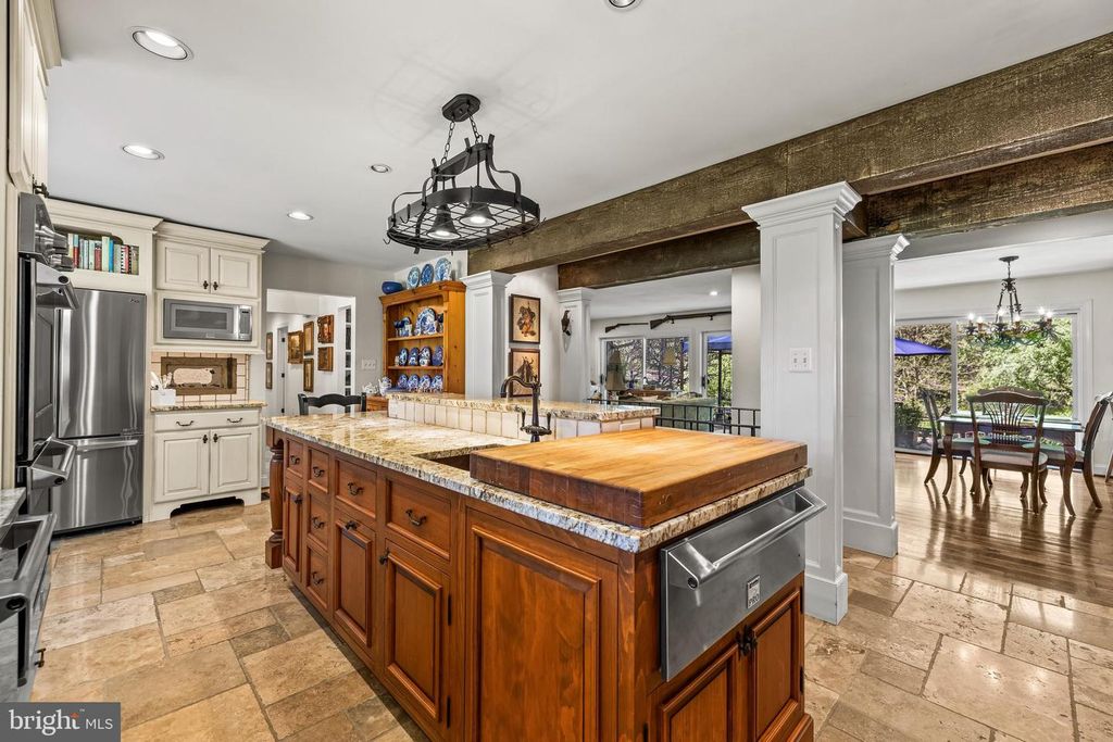 Image 27 of property listing at 13928 GREEN BRANCH DR, Phoenix, MD 21131