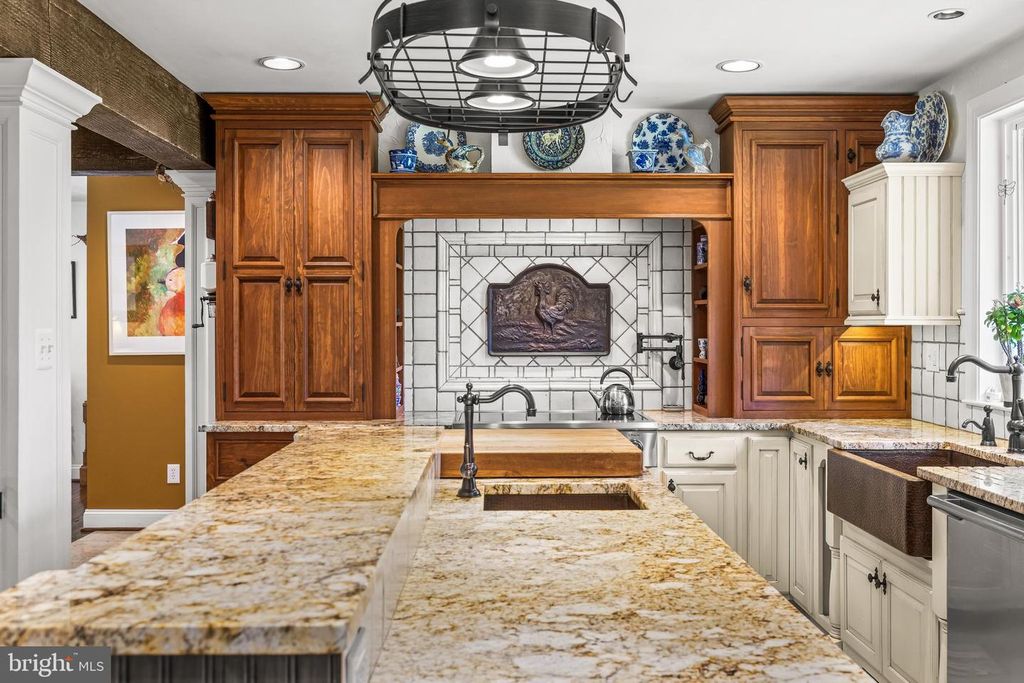 Image 31 of property listing at 13928 GREEN BRANCH DR, Phoenix, MD 21131