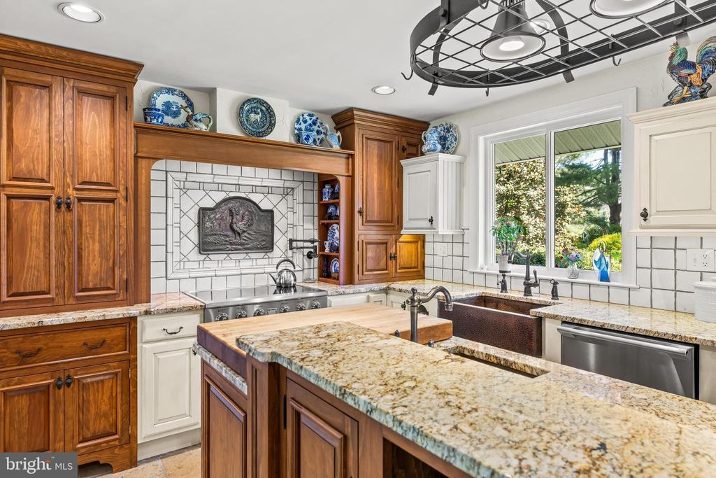 Image 32 of property listing at 13928 GREEN BRANCH DR, Phoenix, MD 21131