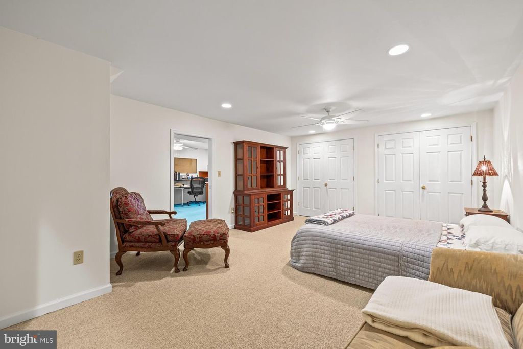 Image 76 of property listing at 13928 GREEN BRANCH DR, Phoenix, MD 21131