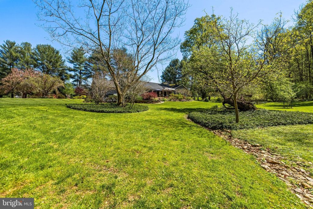 Image 89 of property listing at 13928 GREEN BRANCH DR, Phoenix, MD 21131