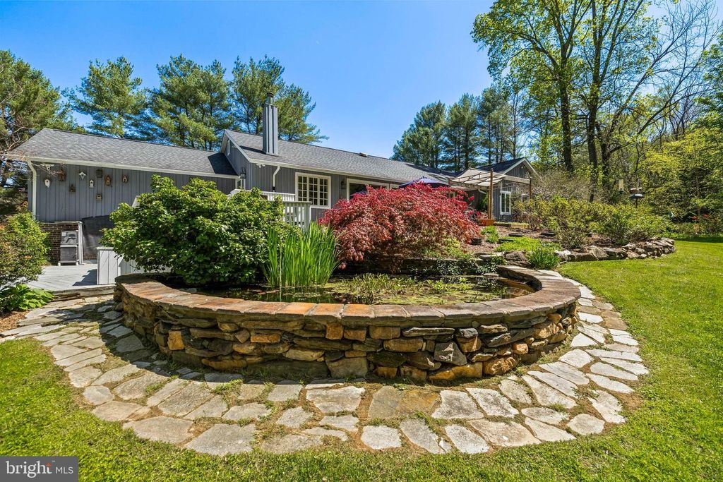 Image 92 of property listing at 13928 GREEN BRANCH DR, Phoenix, MD 21131